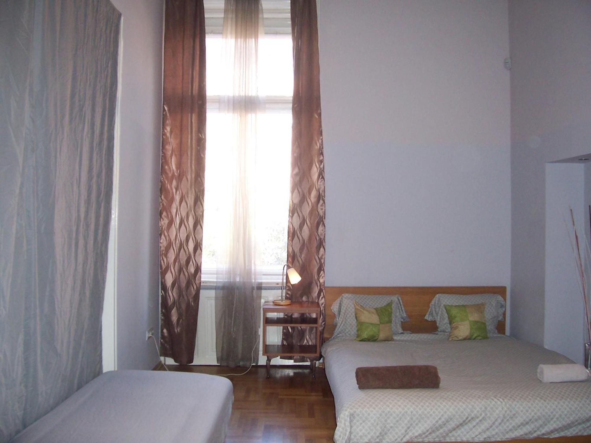 T & E Apartment Budapest Exterior photo